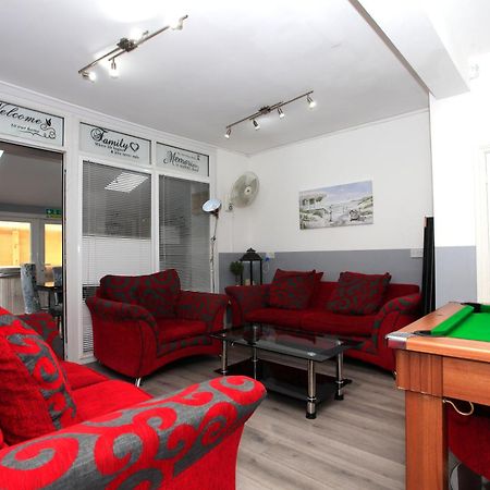 Luxury Hot Tub Entertainment Room Central Park Peterborough Exterior foto
