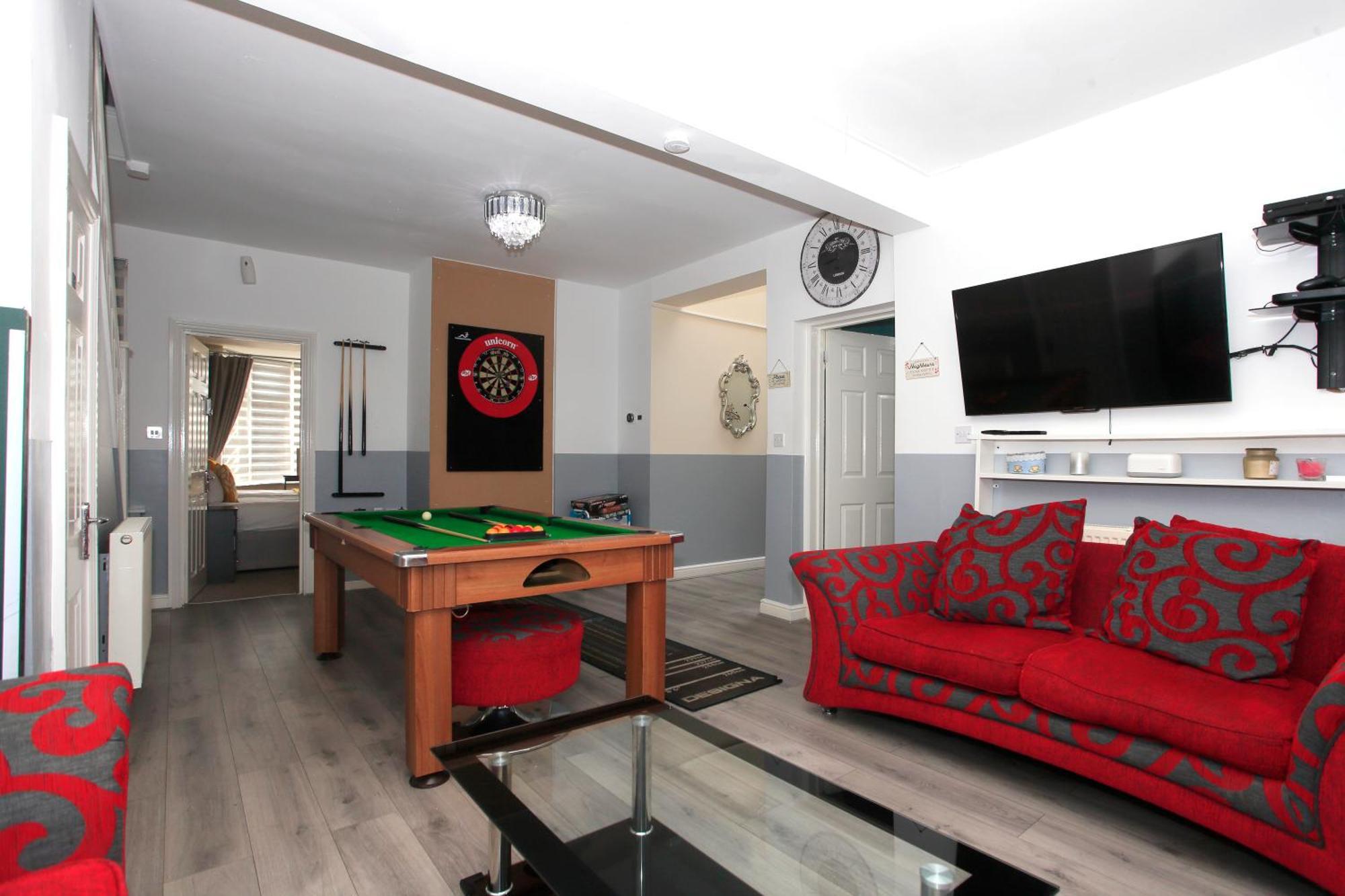 Luxury Hot Tub Entertainment Room Central Park Peterborough Exterior foto